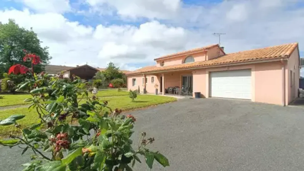 Achat maison à vendre 3 chambres 163 m² - Champigny en Rochereau