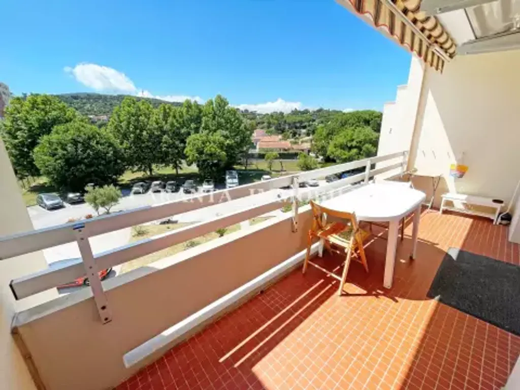 Achat appartement à vendre 3 pièces 51 m² - Sainte-Maxime