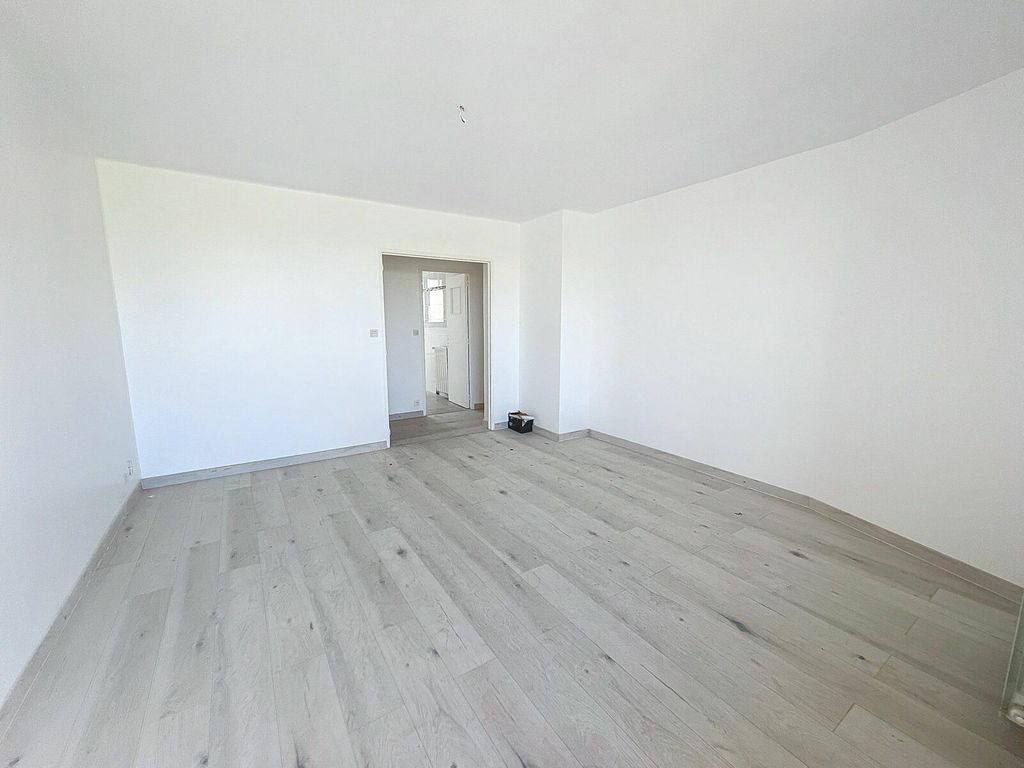 Achat appartement à vendre 5 pièces 85 m² - Saint-Raphaël