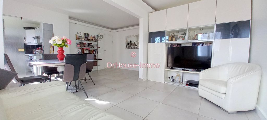 Achat appartement à vendre 5 pièces 80 m² - Bagnolet