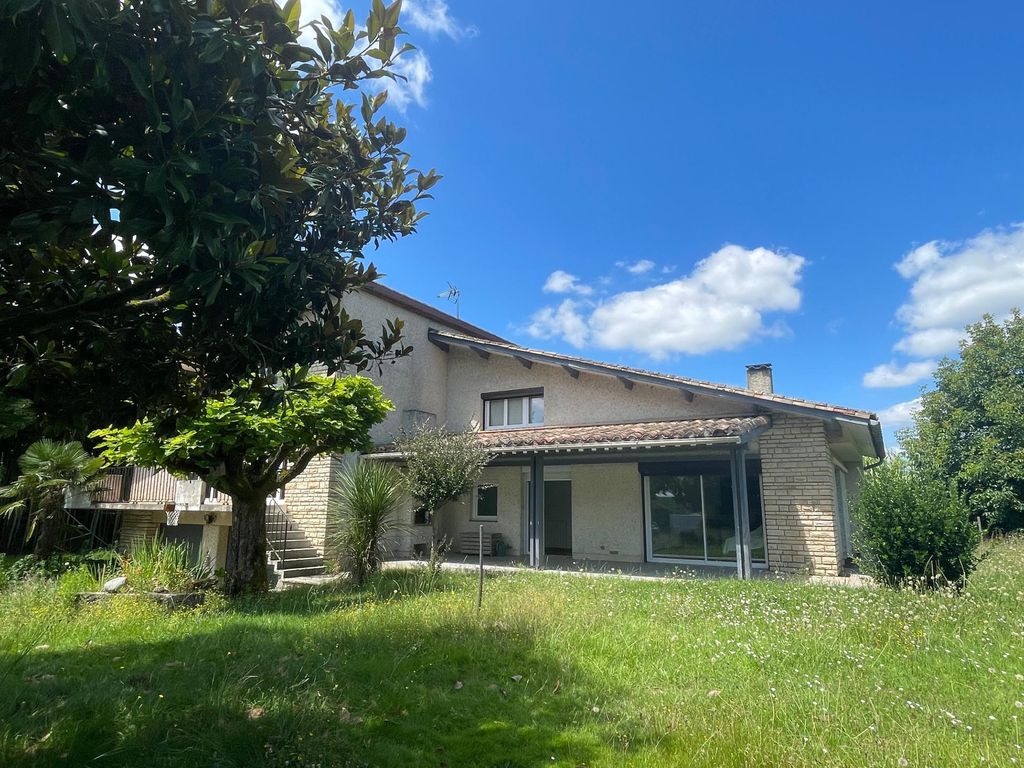 Achat maison à vendre 5 chambres 175 m² - Montauban