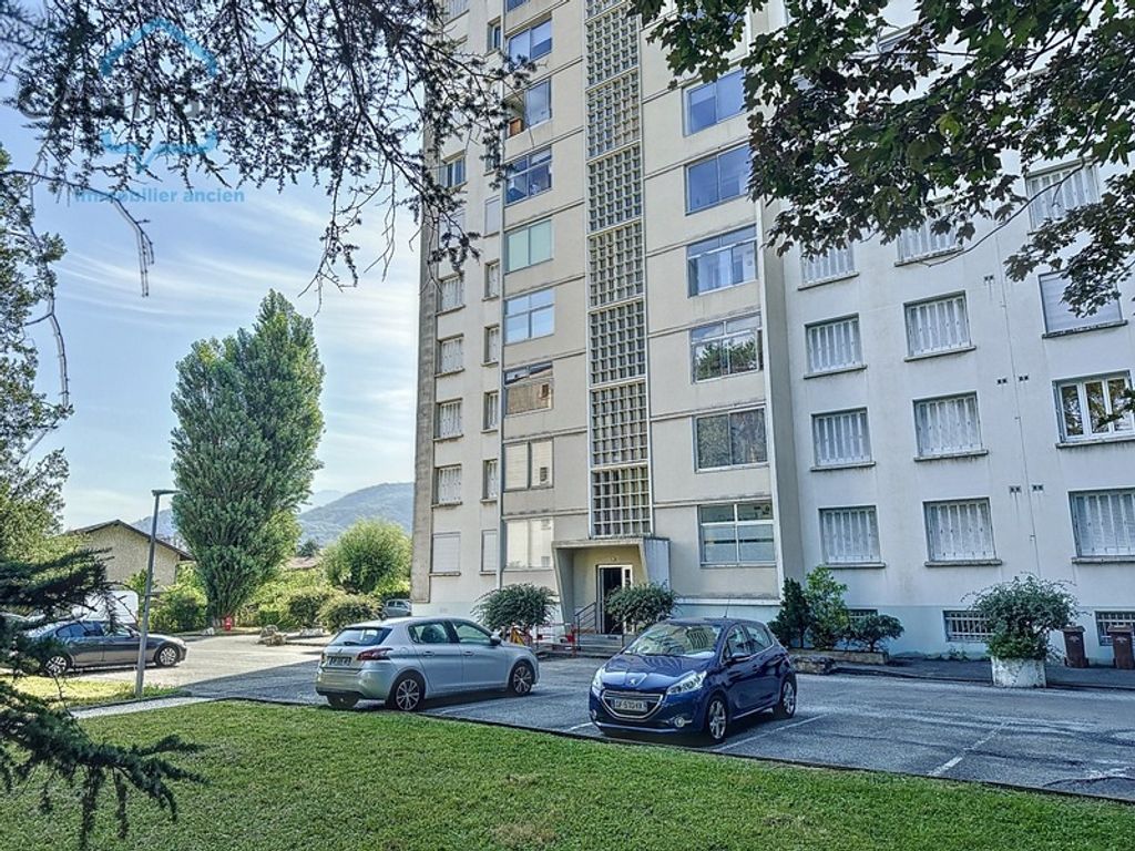 Achat appartement à vendre 4 pièces 66 m² - Saint-Martin-d'Hères