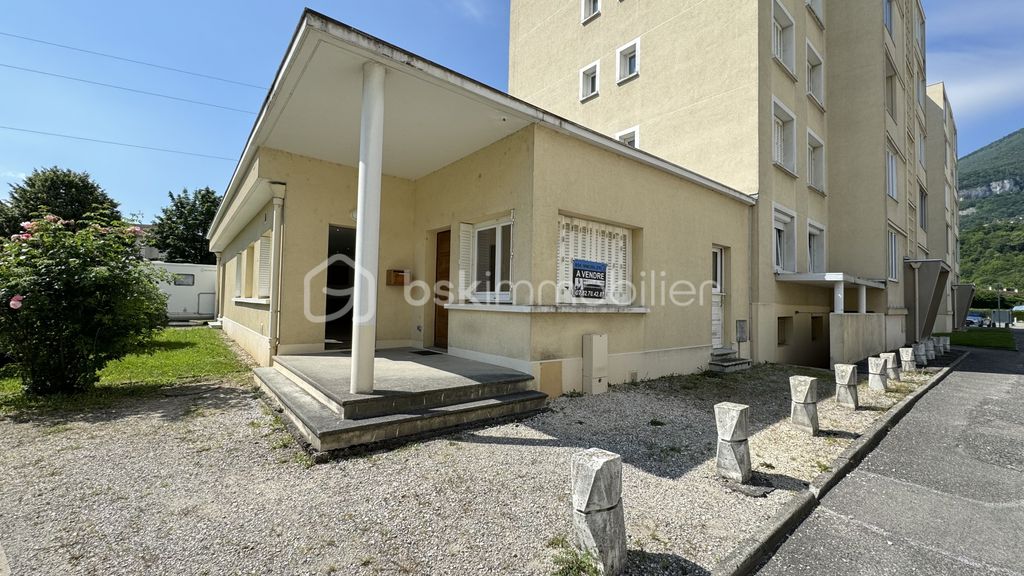 Achat appartement à vendre 3 pièces 79 m² - Sassenage