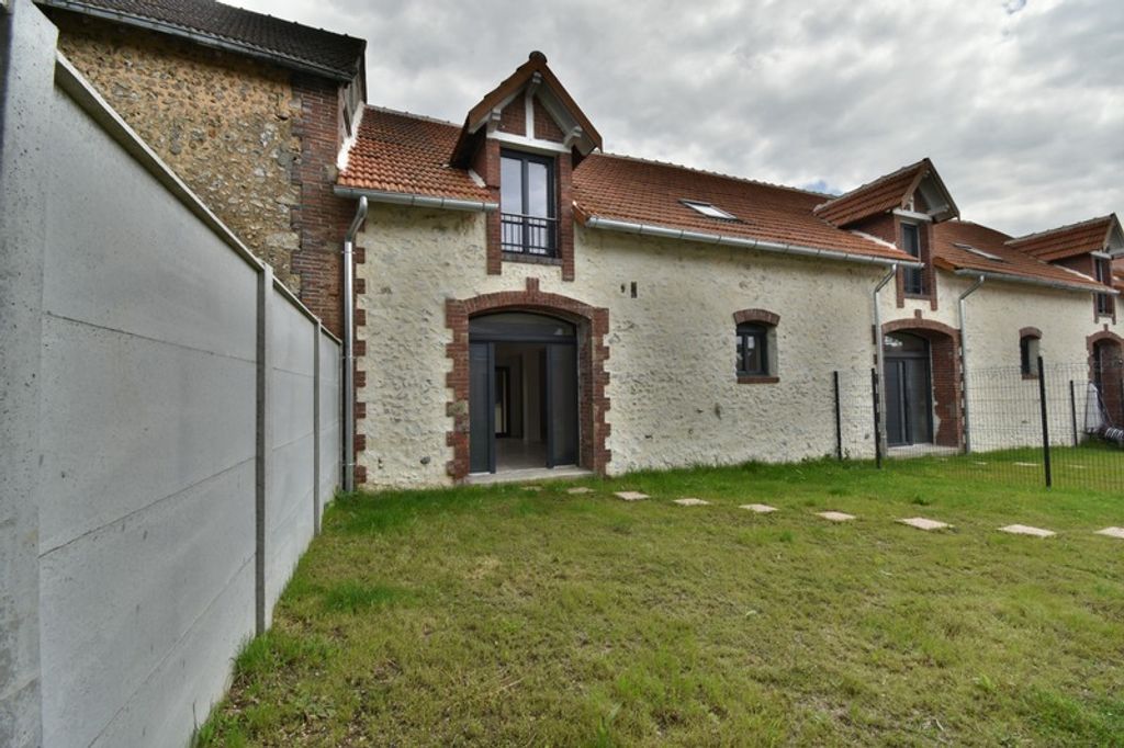 Achat maison à vendre 4 chambres 133 m² - Berchères-Saint-Germain