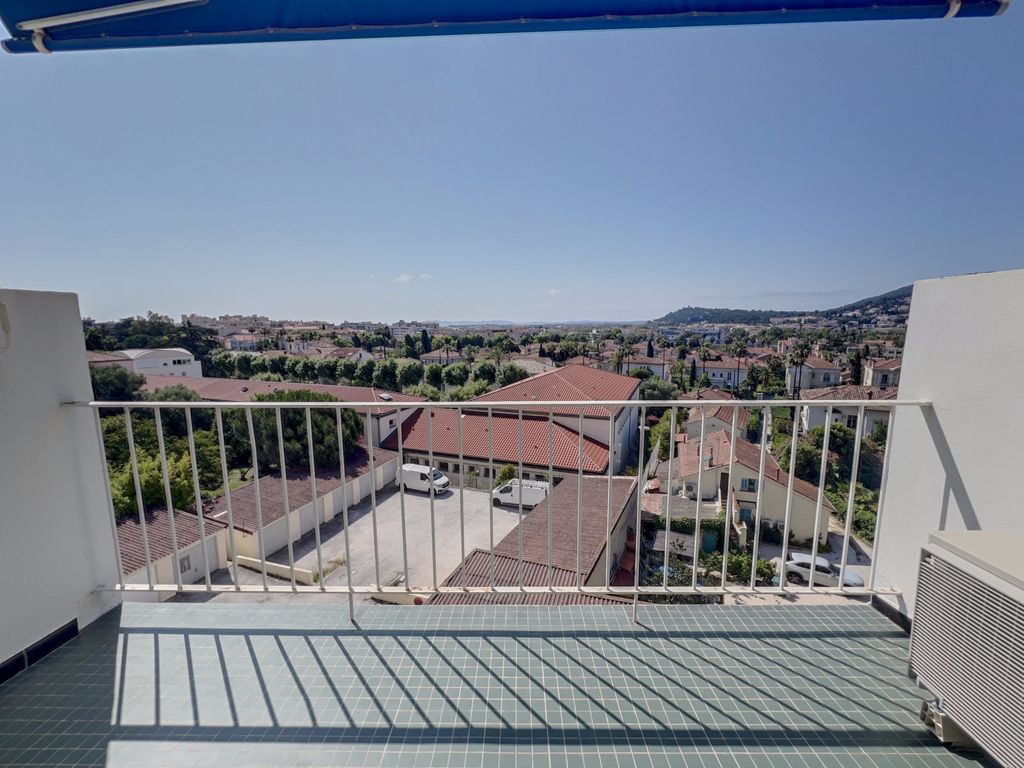 Achat appartement à vendre 3 pièces 56 m² - Hyères