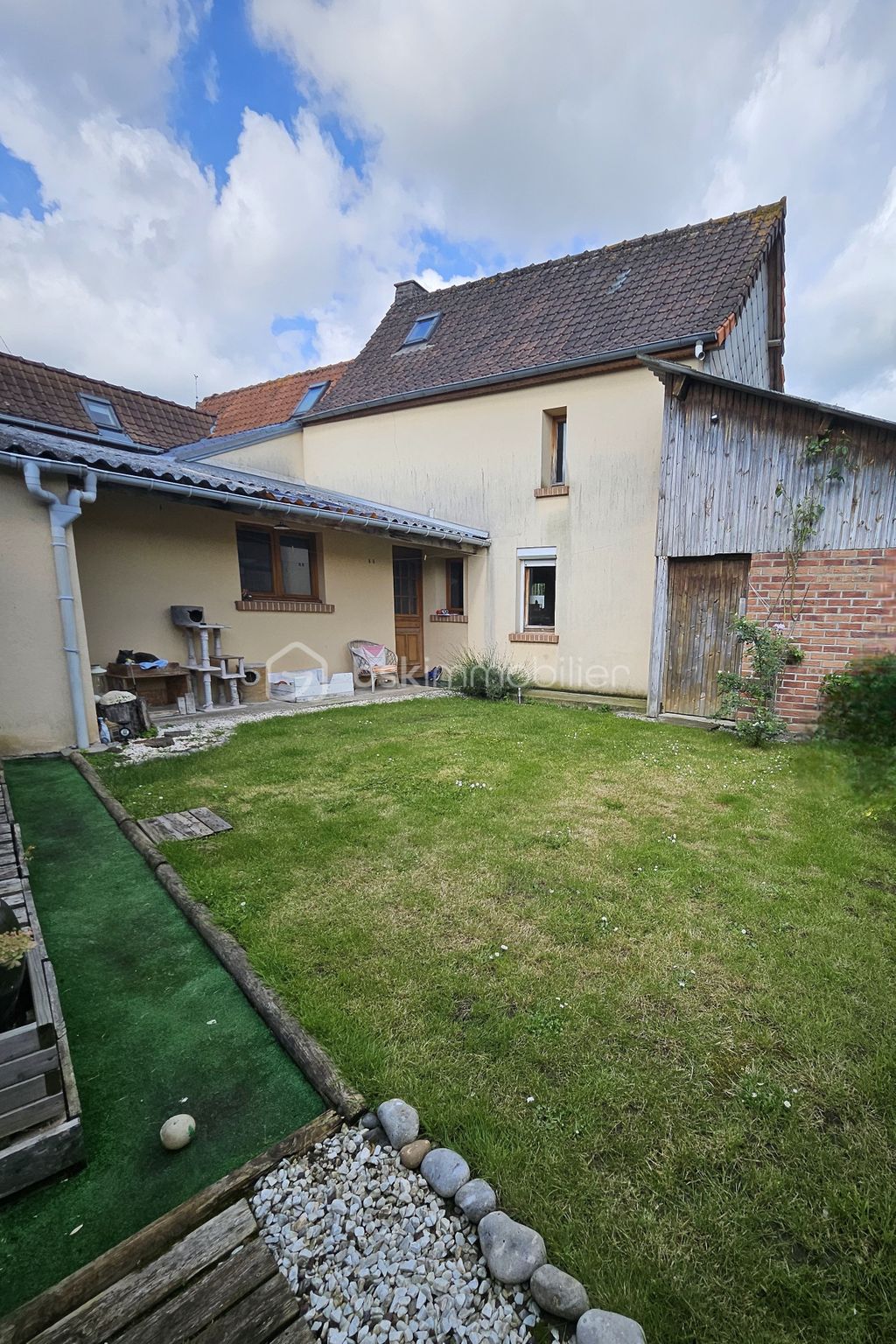 Achat maison à vendre 2 chambres 67 m² - La Chaussée-Tirancourt