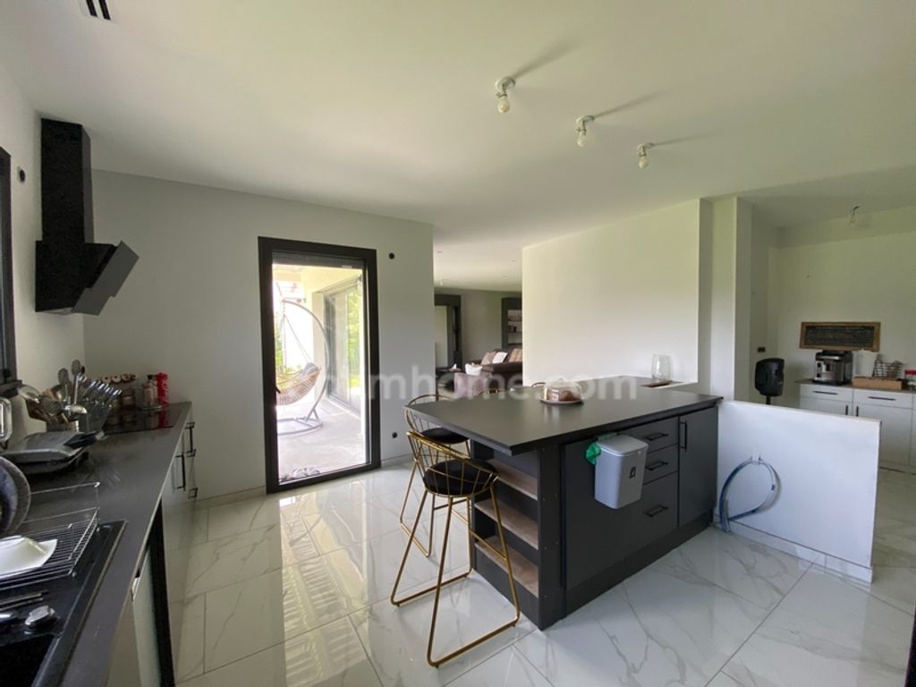 Achat maison à vendre 5 chambres 200 m² - Levernois