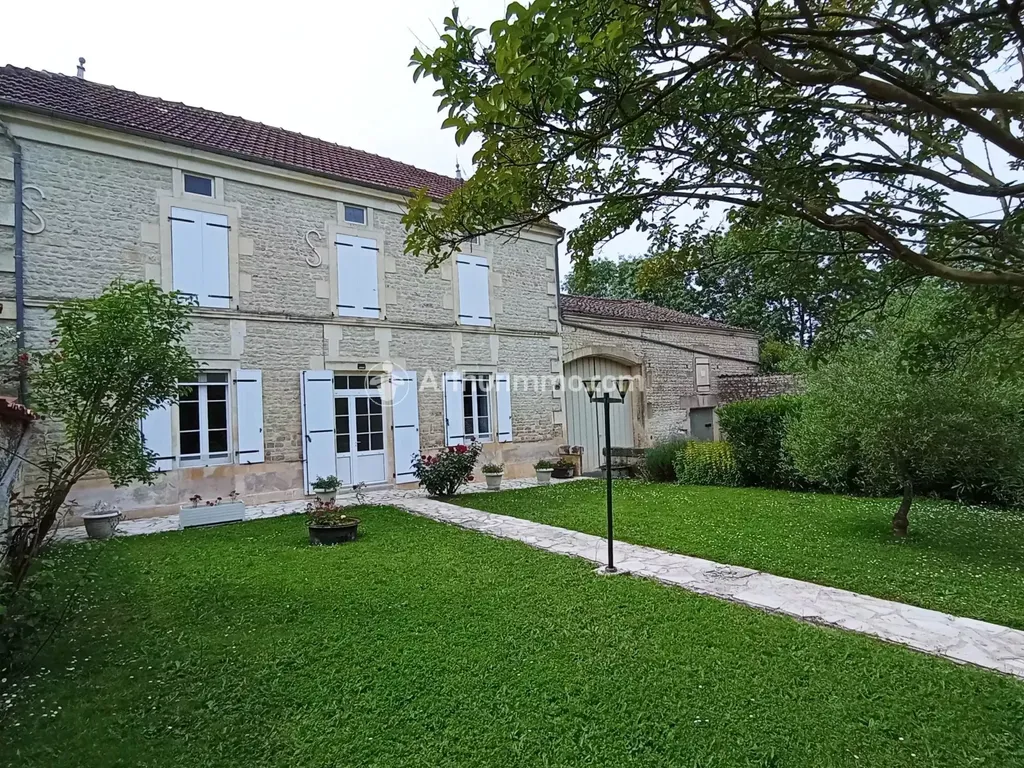 Achat maison à vendre 2 chambres 141 m² - Néré