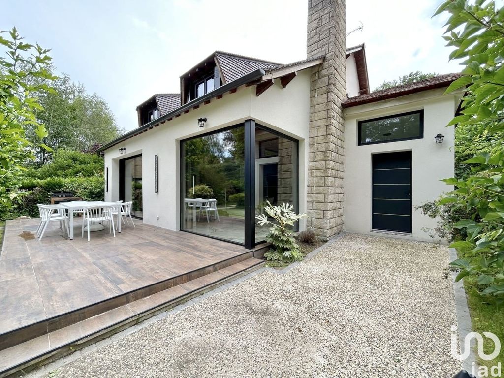 Achat maison à vendre 5 chambres 204 m² - Bois-le-Roi