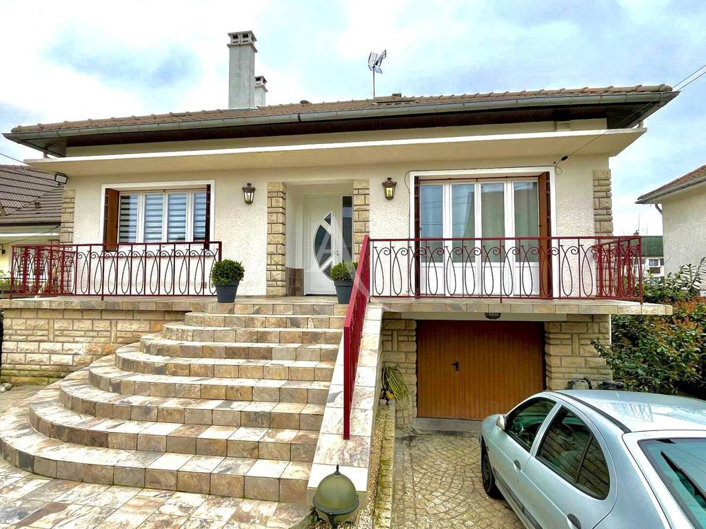 Achat maison à vendre 5 chambres 159 m² - Pontault-Combault