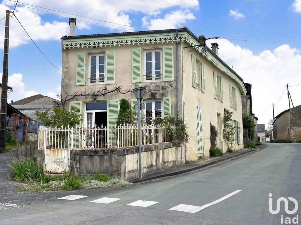 Achat maison à vendre 4 chambres 185 m² - Fontaine-Chalendray