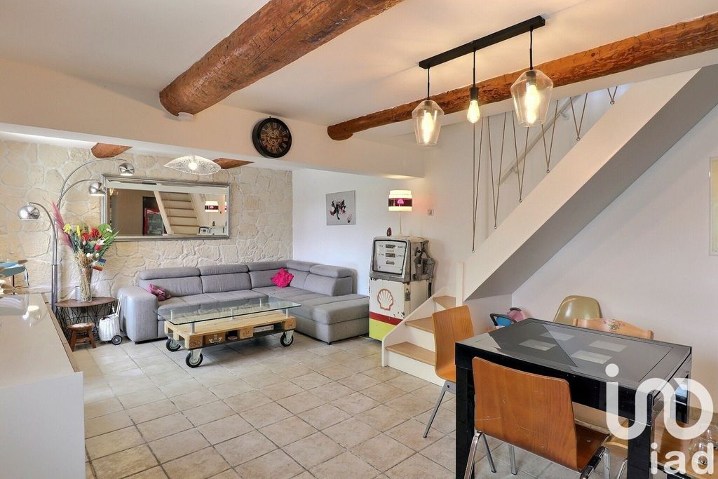 Achat maison à vendre 3 chambres 111 m² - Saint-Savournin