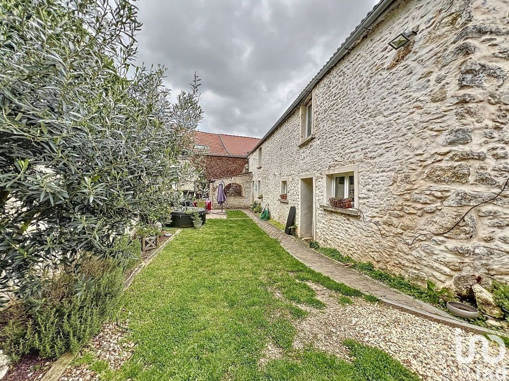 Achat maison à vendre 5 chambres 141 m² - Brières-les-Scellés