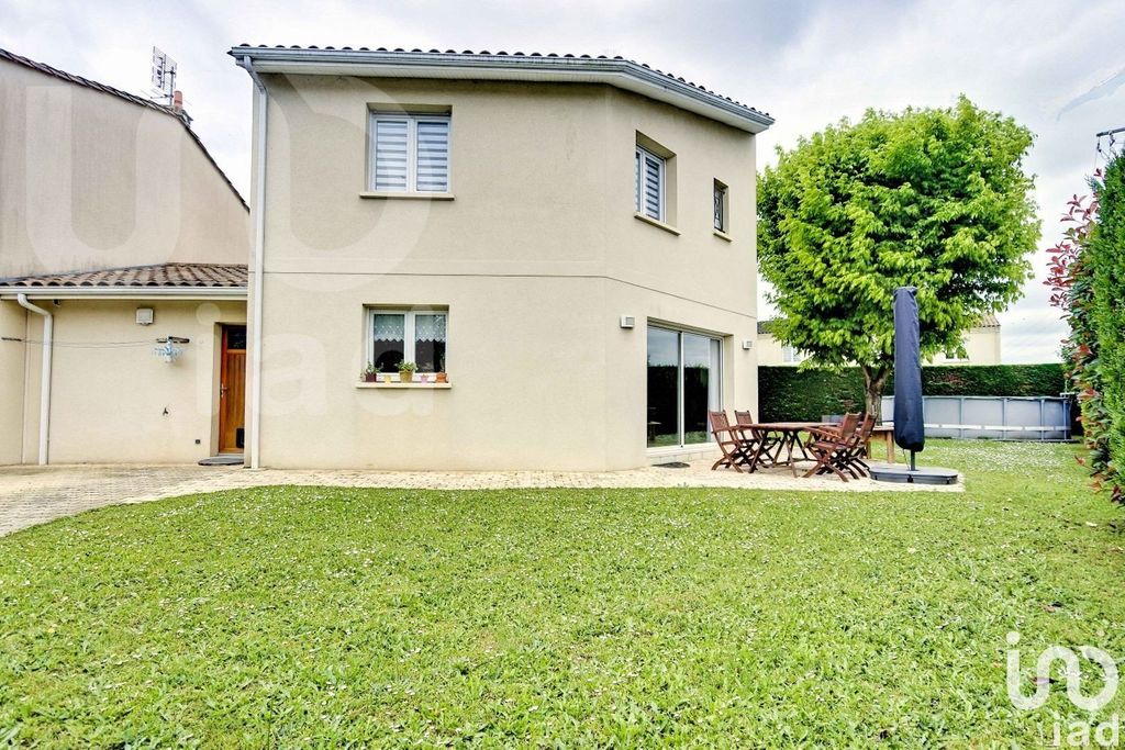 Achat maison à vendre 4 chambres 115 m² - Ludon-Médoc