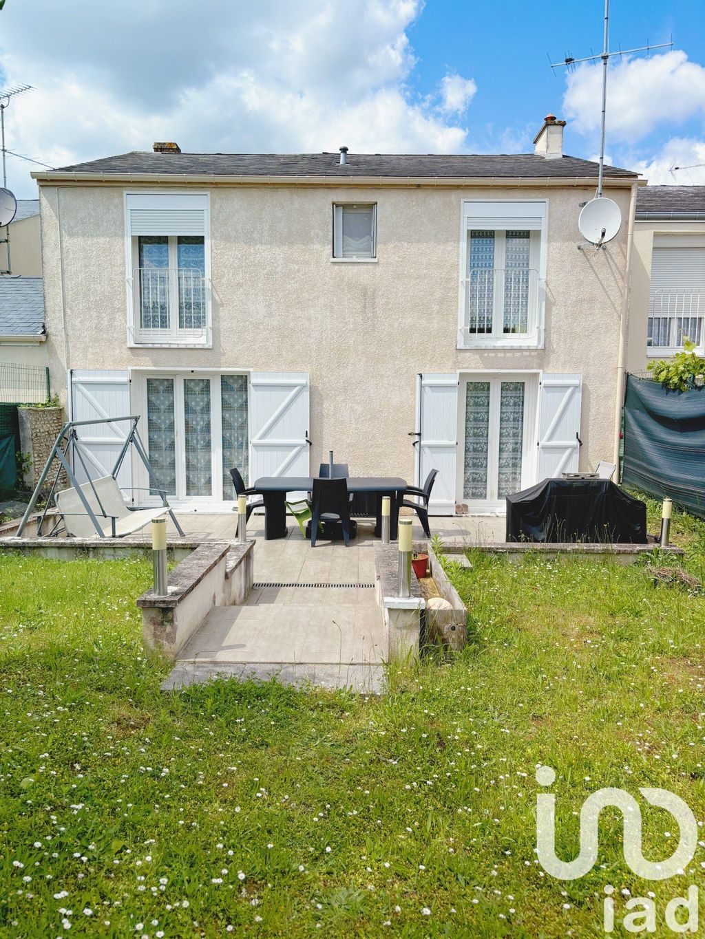 Achat maison à vendre 4 chambres 109 m² - Saint-Pierre-lès-Nemours