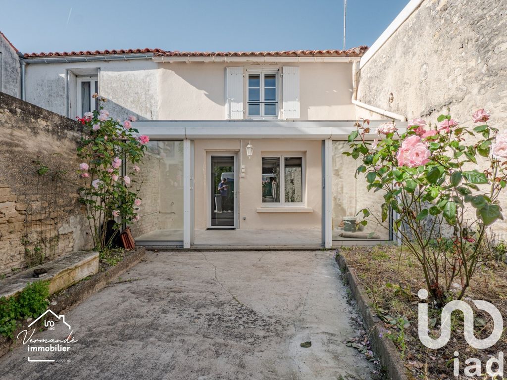 Achat maison à vendre 2 chambres 80 m² - Surgères