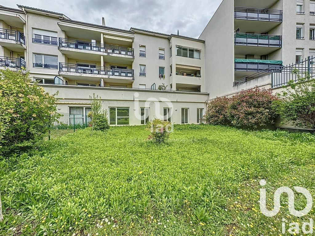 Achat appartement à vendre 3 pièces 83 m² - Meyzieu