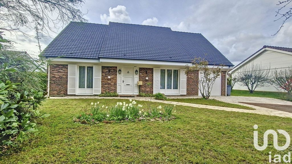 Achat maison à vendre 6 chambres 188 m² - Voisins-le-Bretonneux