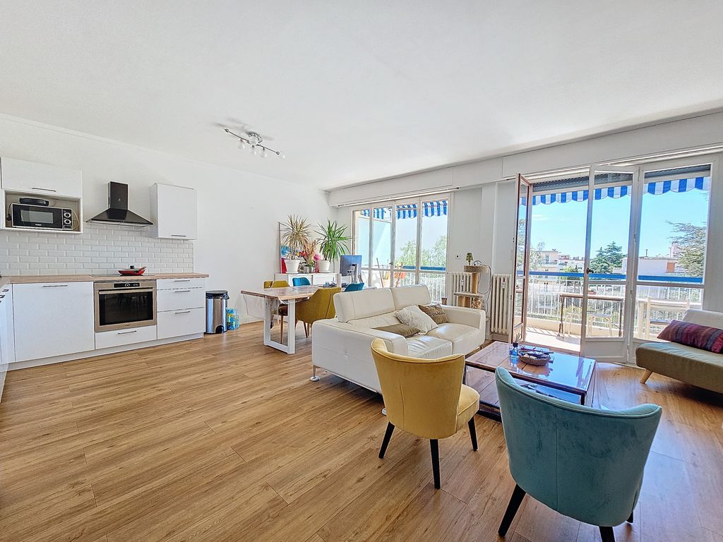 Achat appartement à vendre 4 pièces 91 m² - Antibes