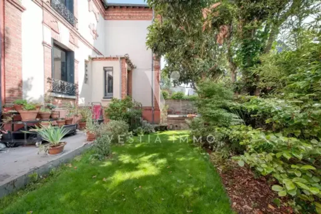 Achat maison à vendre 5 chambres 160 m² - Suresnes