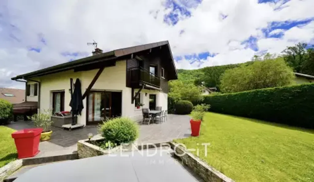 Achat maison à vendre 5 chambres 141 m² - Annecy