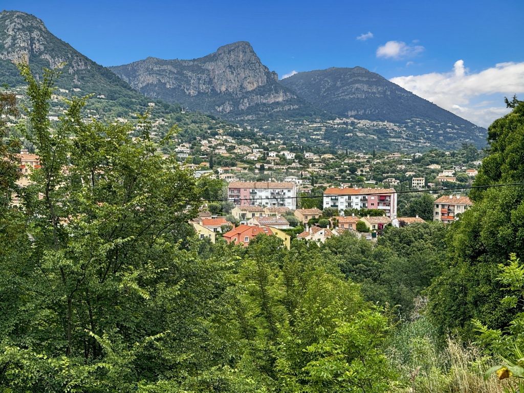 Achat maison à vendre 2 chambres 119 m² - Vence