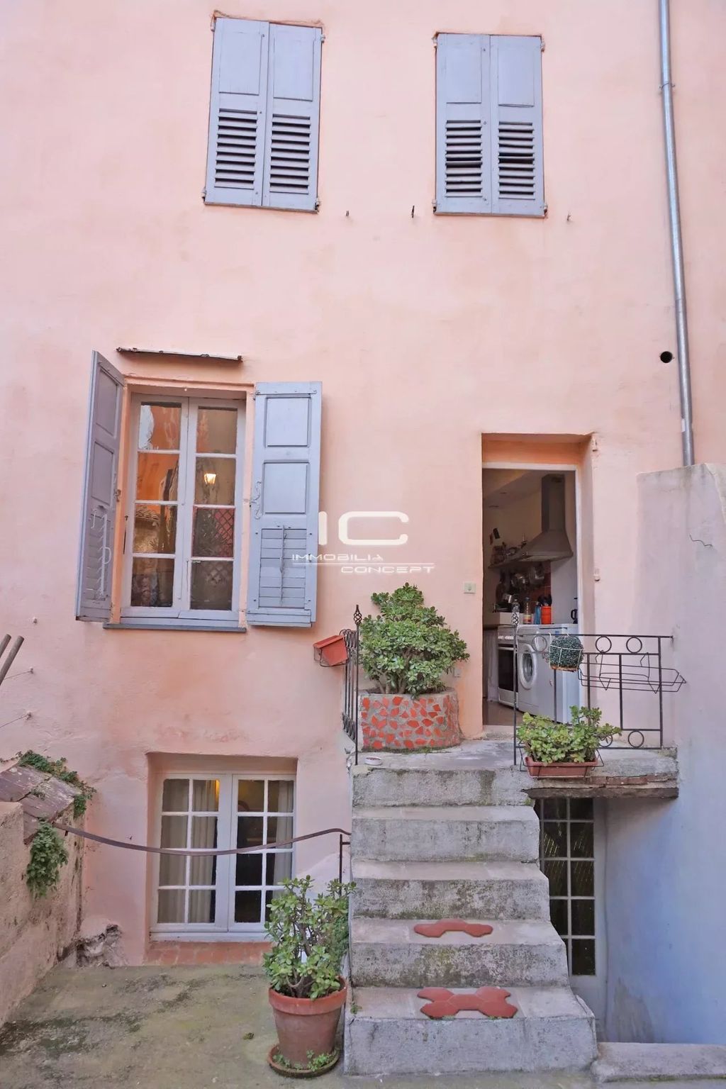 Achat appartement à vendre 3 pièces 77 m² - Grasse