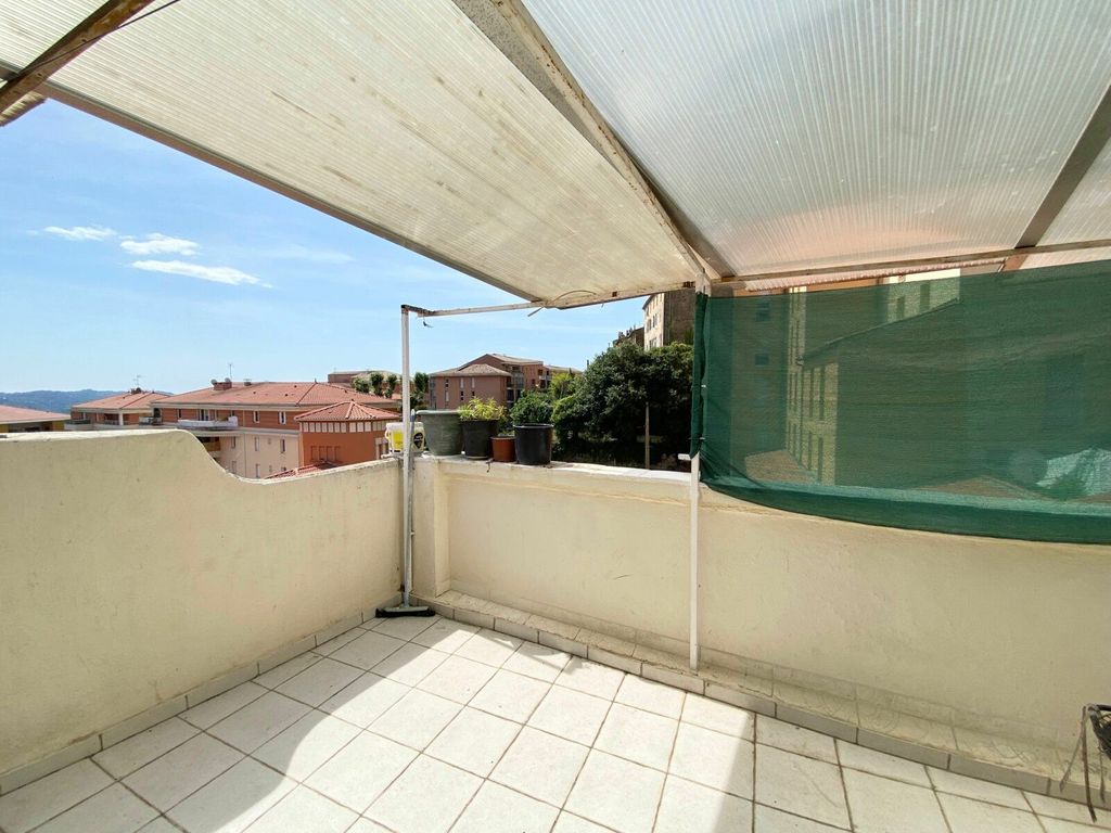 Achat appartement à vendre 3 pièces 82 m² - Grasse