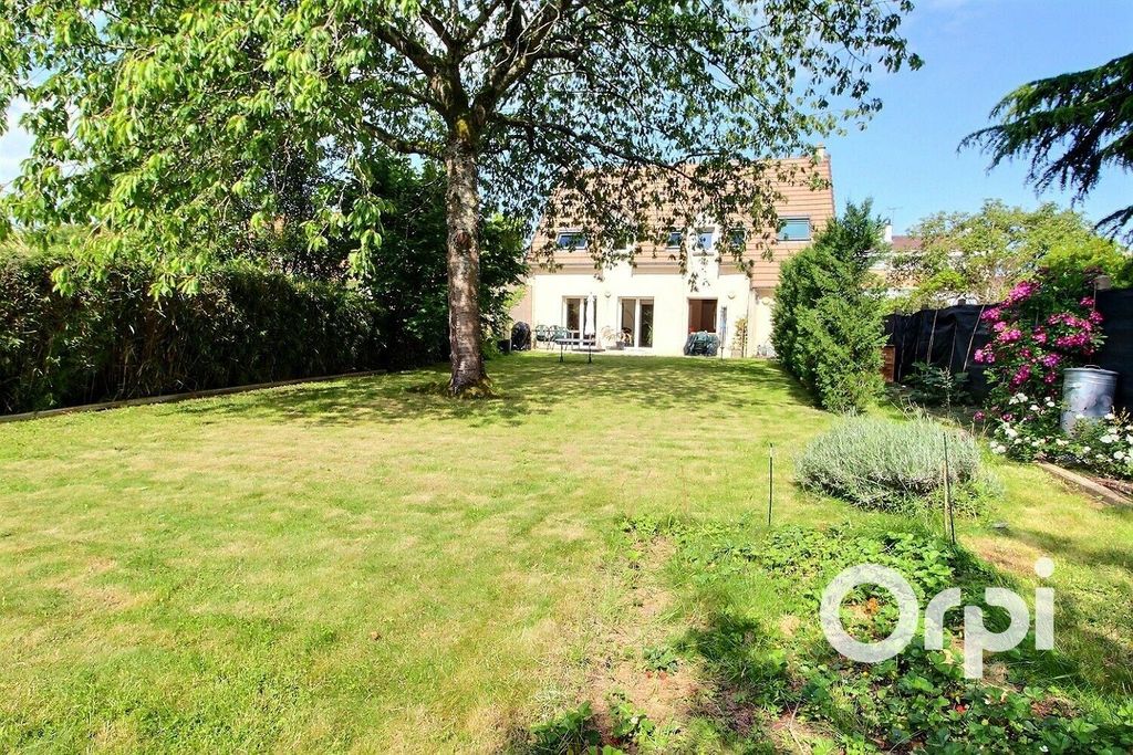 Achat maison à vendre 4 chambres 150 m² - Montigny-le-Bretonneux