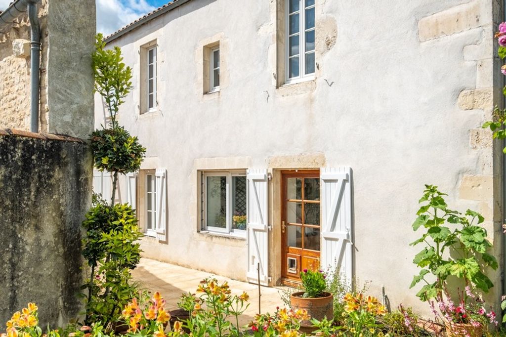 Achat maison à vendre 4 chambres 192 m² - La Rochelle