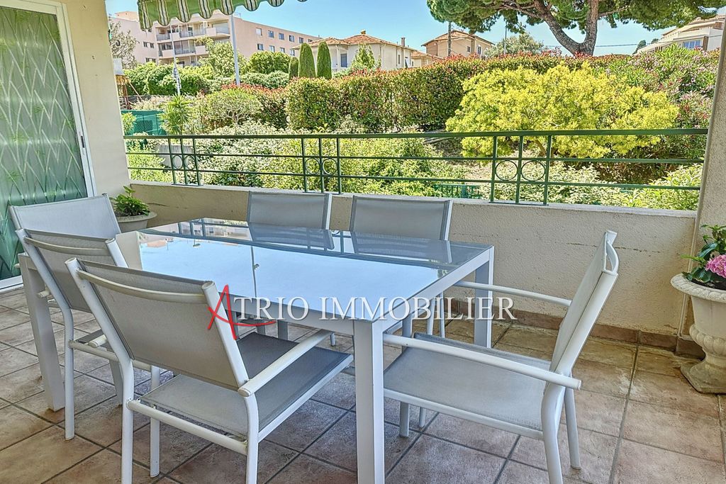 Achat appartement à vendre 3 pièces 79 m² - Saint-Laurent-du-Var