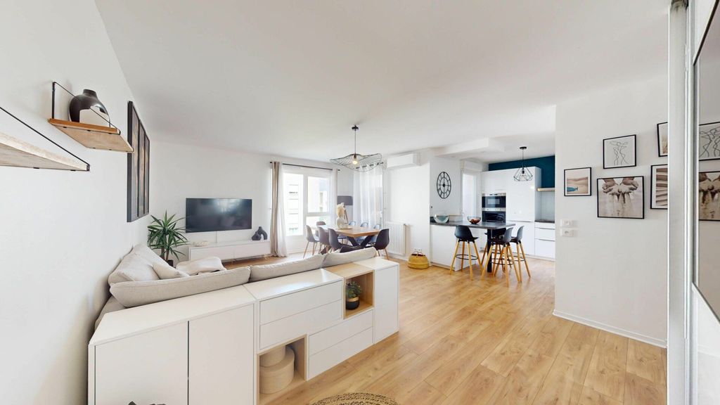 Achat appartement à vendre 4 pièces 82 m² - Vaulx-en-Velin