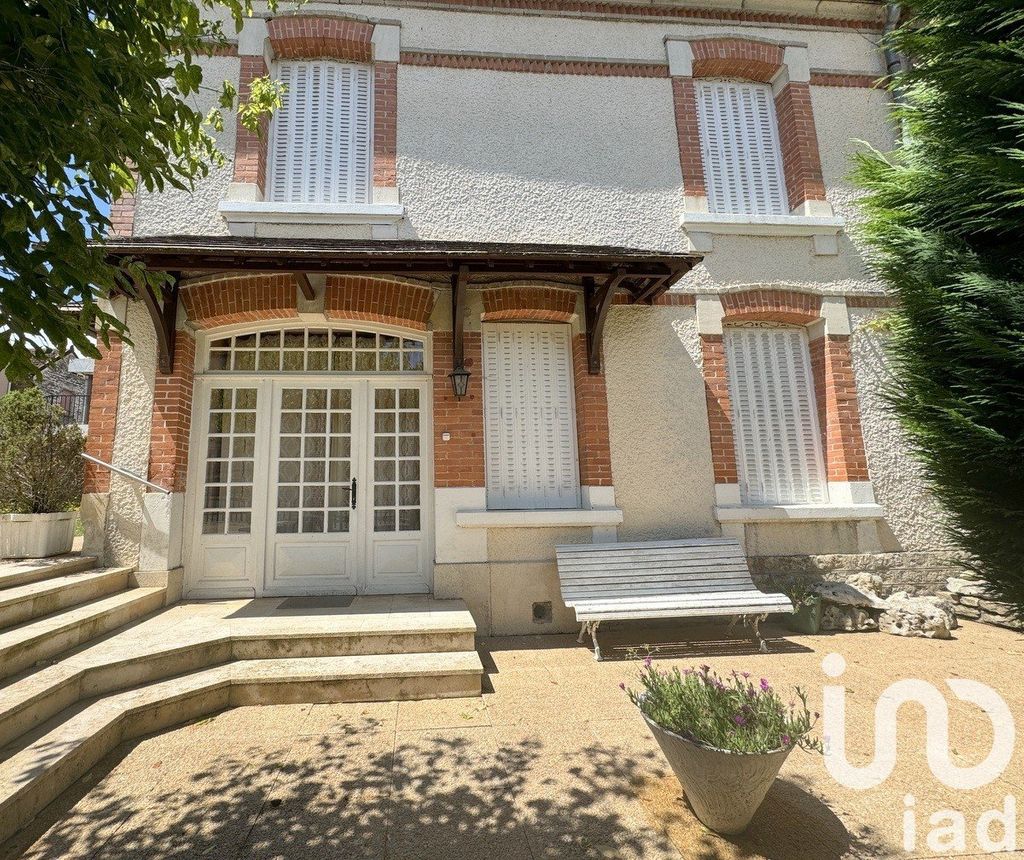 Achat maison à vendre 4 chambres 183 m² - Champsevraine