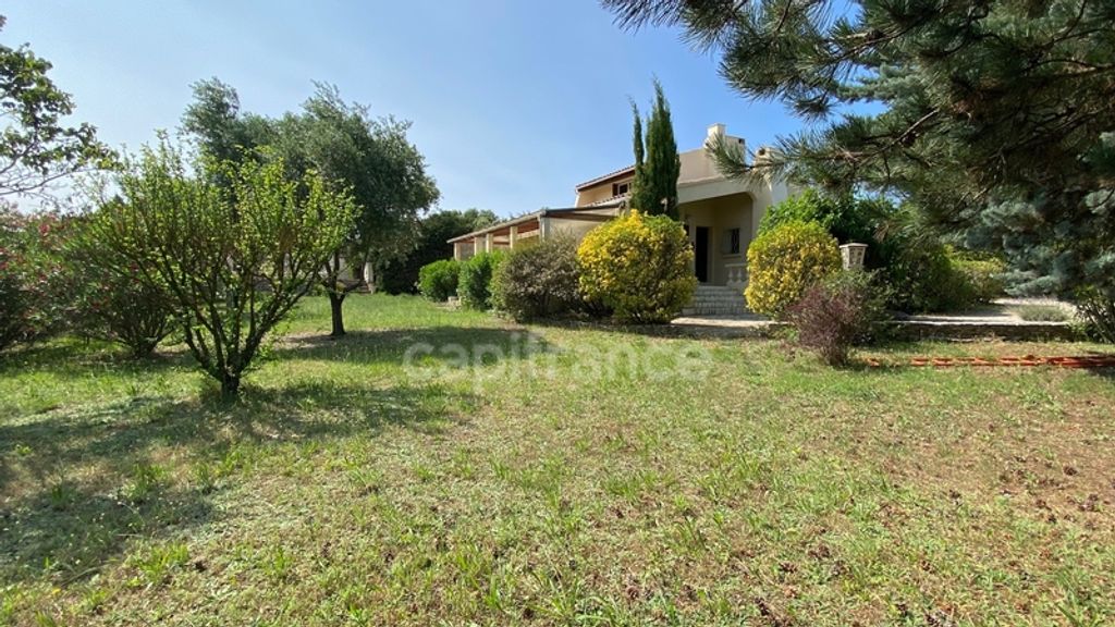 Achat maison à vendre 3 chambres 132 m² - Uzès