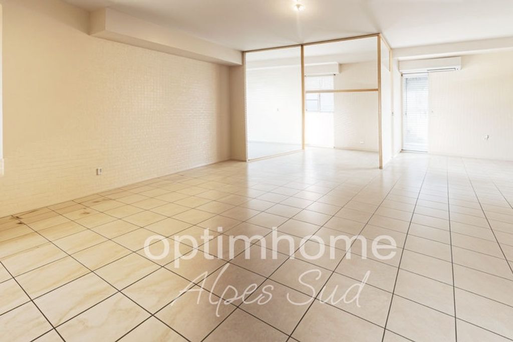 Achat appartement à vendre 6 pièces 113 m² - Embrun