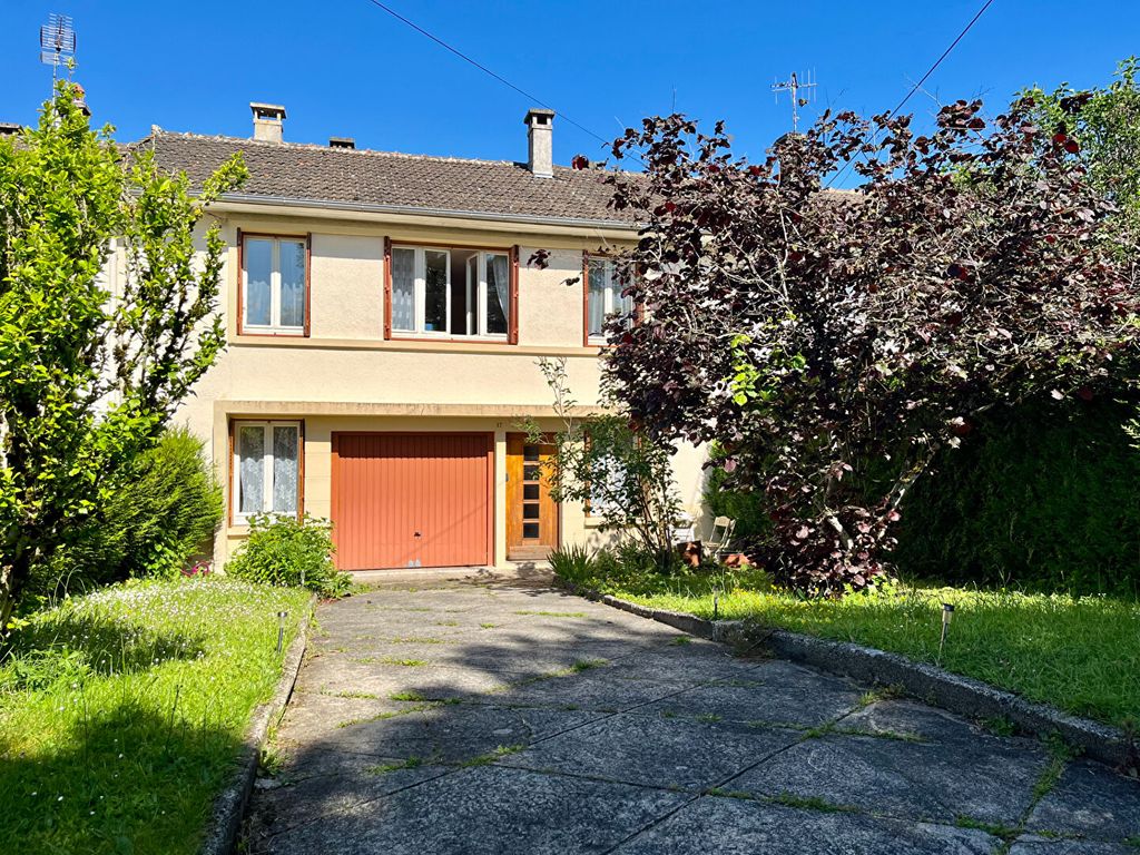 Achat maison à vendre 3 chambres 107 m² - Aurillac