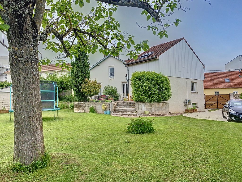 Achat maison à vendre 6 chambres 160 m² - Dijon