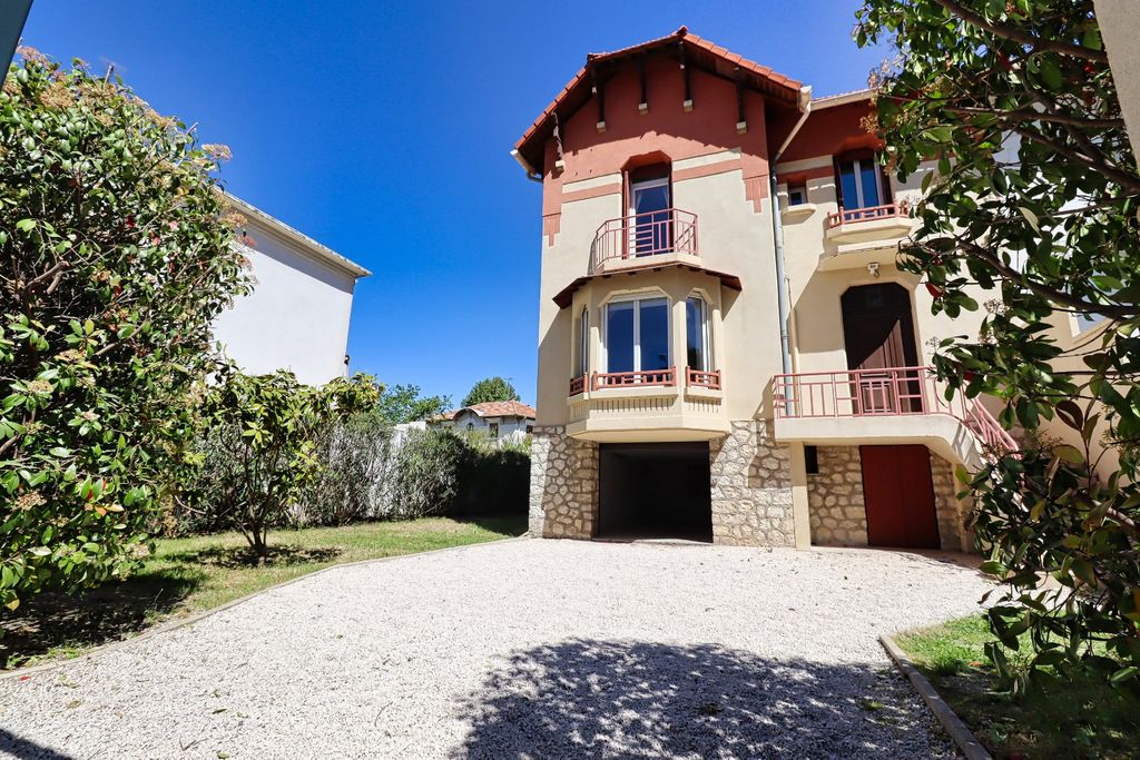 Achat maison à vendre 3 chambres 181 m² - Montpellier
