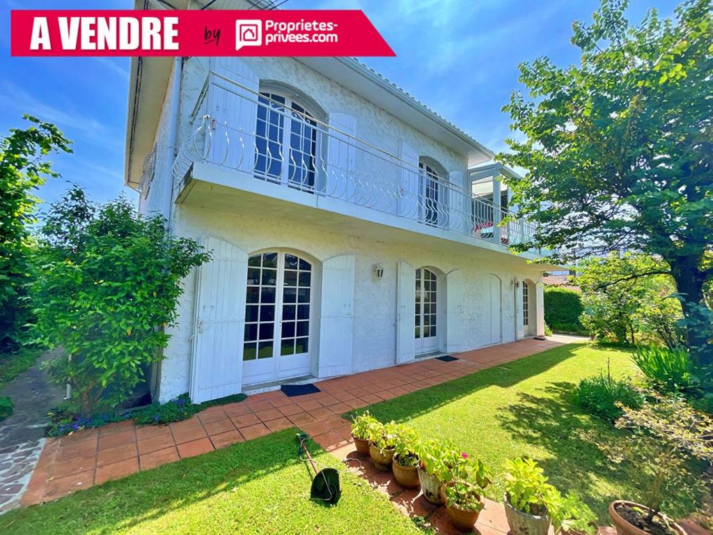 Achat maison à vendre 5 chambres 192 m² - Villenave-d'Ornon