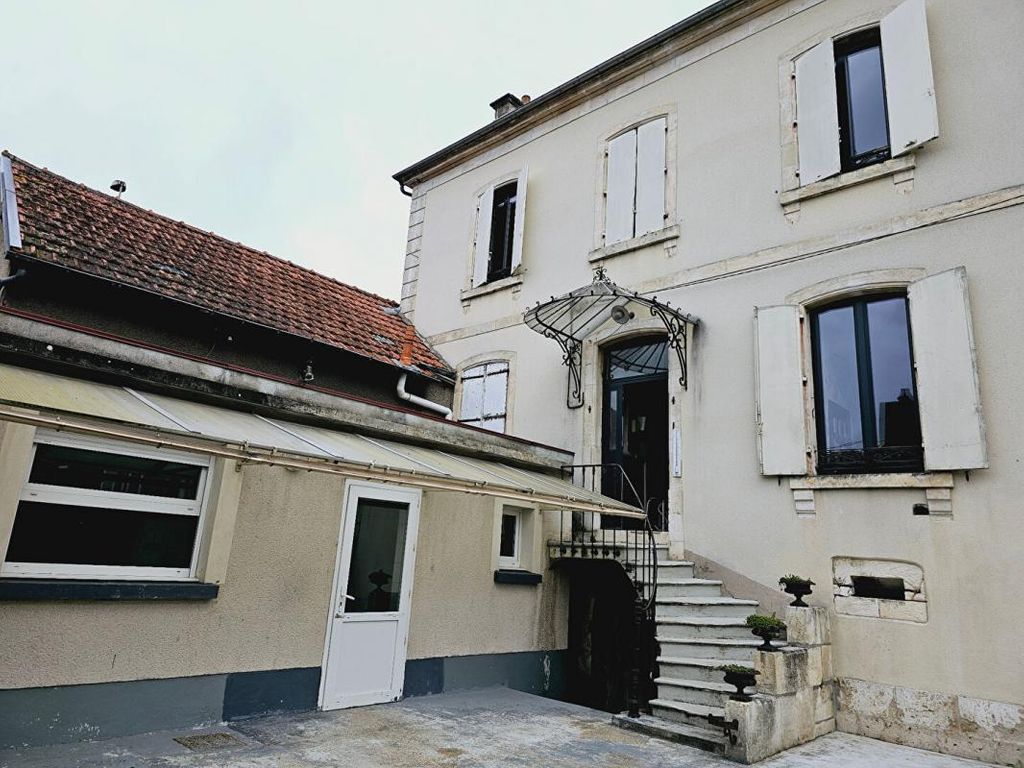 Achat maison à vendre 4 chambres 285 m² - Saint-Doulchard