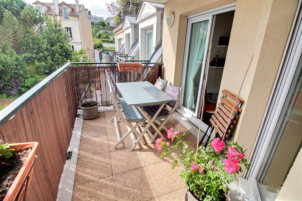 Achat appartement à vendre 3 pièces 64 m² - Suresnes