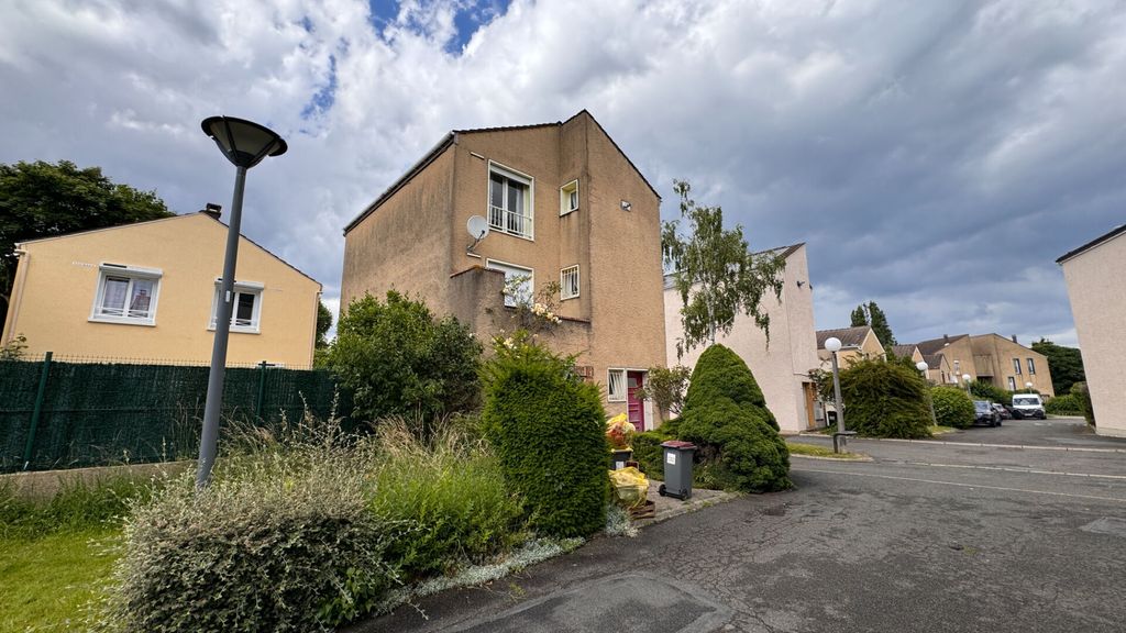 Achat maison à vendre 4 chambres 134 m² - Évry