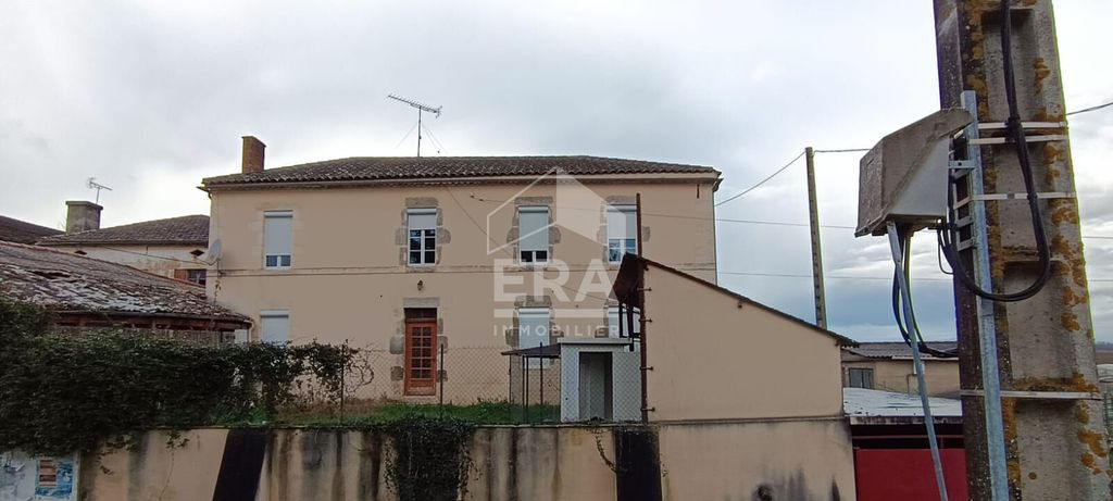 Achat maison à vendre 3 chambres 150 m² - Taillebourg