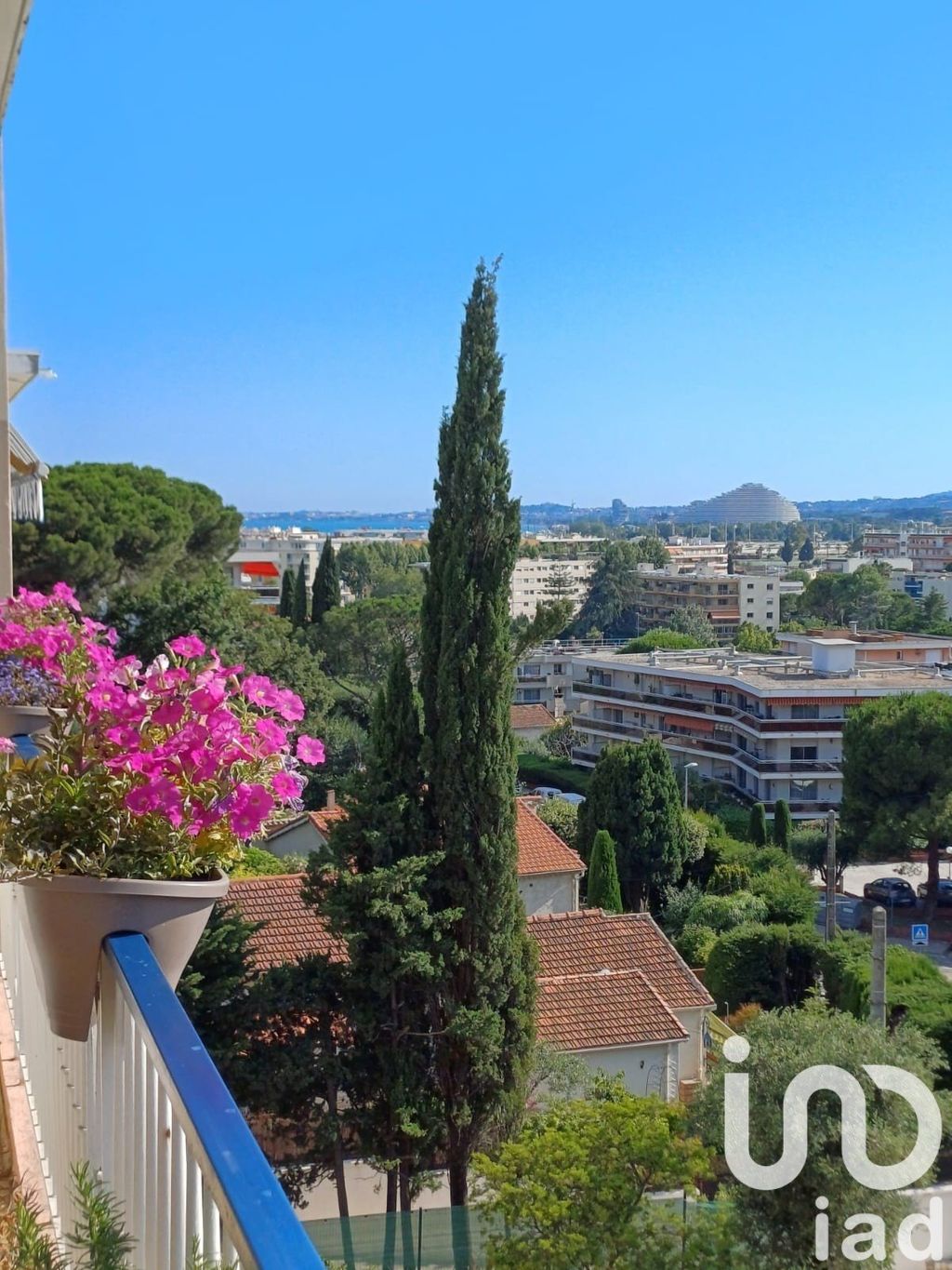 Achat appartement à vendre 3 pièces 90 m² - Cagnes-sur-Mer