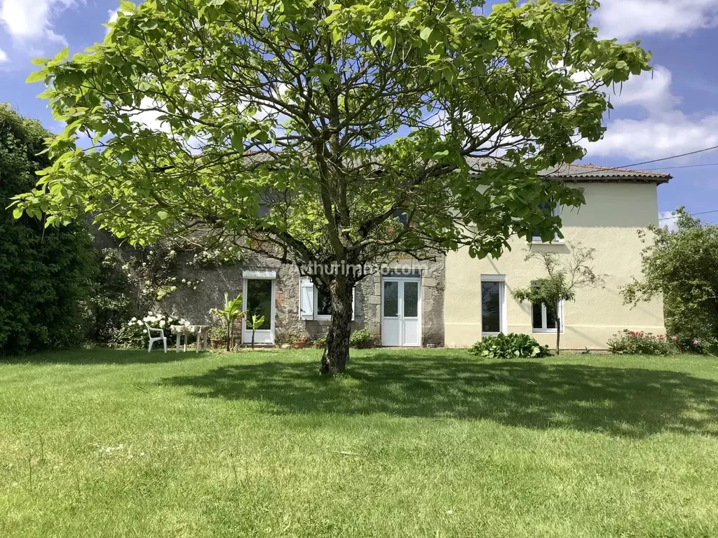 Achat maison à vendre 2 chambres 110 m² - Mauléon