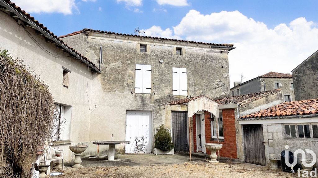 Achat maison à vendre 5 chambres 122 m² - Beauvais-sur-Matha