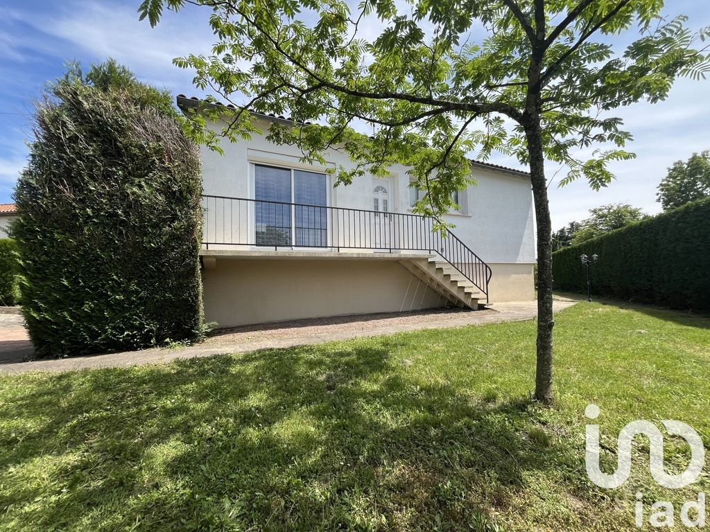 Achat maison à vendre 3 chambres 98 m² - Châtillon-sur-Thouet