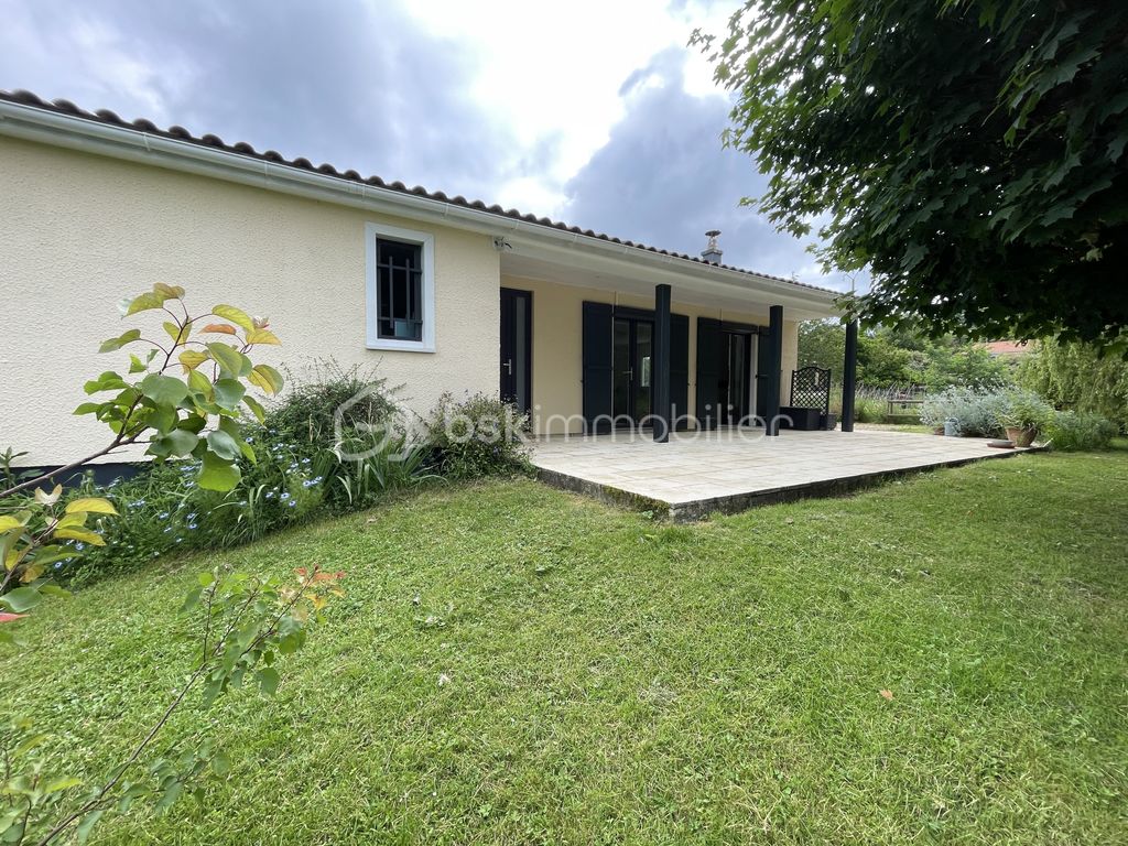 Achat maison à vendre 3 chambres 97 m² - Saint-Hilaire-du-Bois