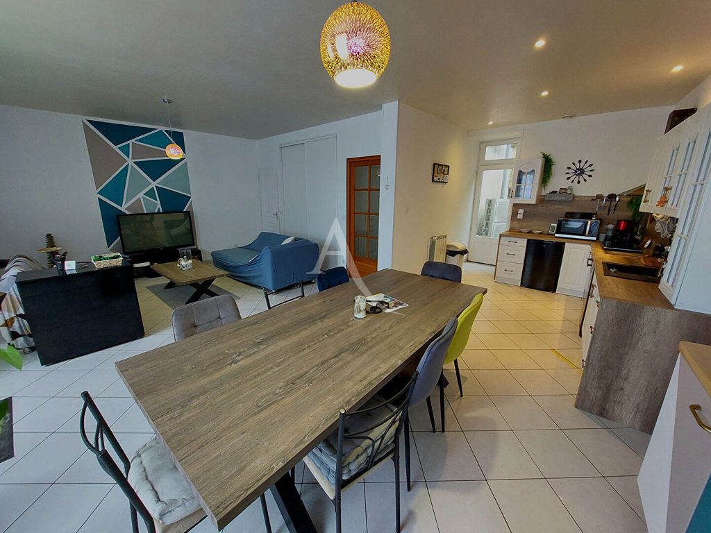 Achat maison à vendre 4 chambres 150 m² - Taillebourg