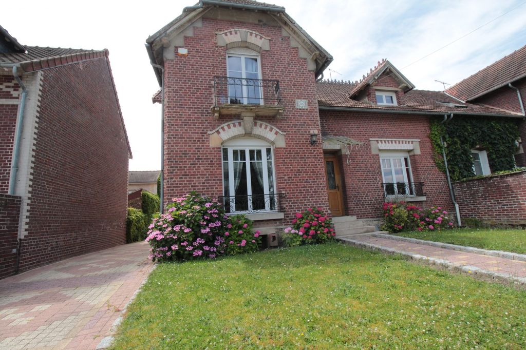 Achat maison à vendre 4 chambres 175 m² - Compiègne